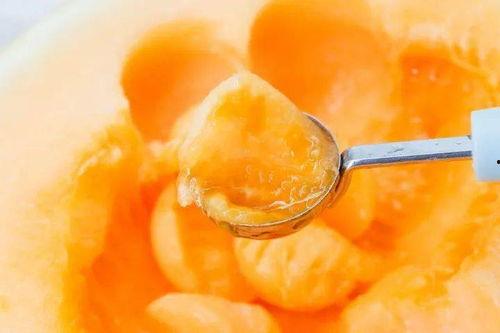 金灿灿吃太阳蜜瓜,甜蜜滋味，阳光生活